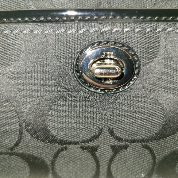 Coach Park Signature Medium Black Fabric Wristlet - Picture 3 of 6